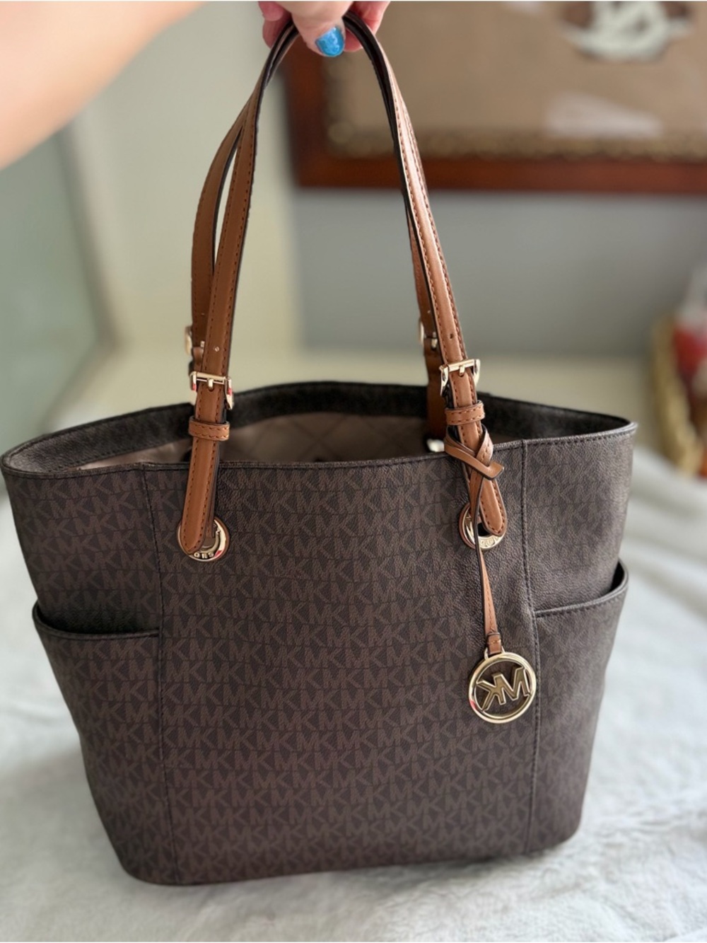 Michael Kors Jet Set Travel Tote – Brown MK Monogram | Gold Hardware - Picture 4 of 10